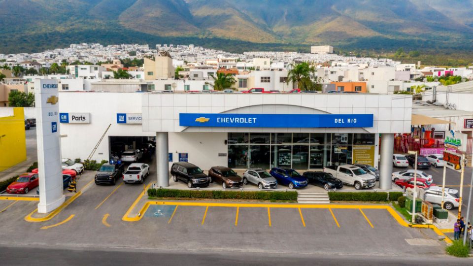 Agencia Chevrolet del Río en Cumbres Elite fue donde se hizo la compra de las dos camionetas.