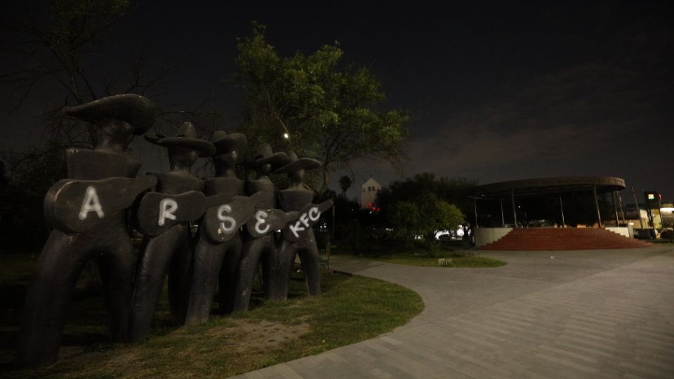 La Plaza del Mariachi se mantiene en total oscuridad.