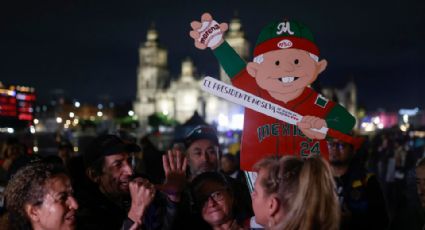 Simpatizantes despiden a AMLO en su casa ubicada en Tlalpan