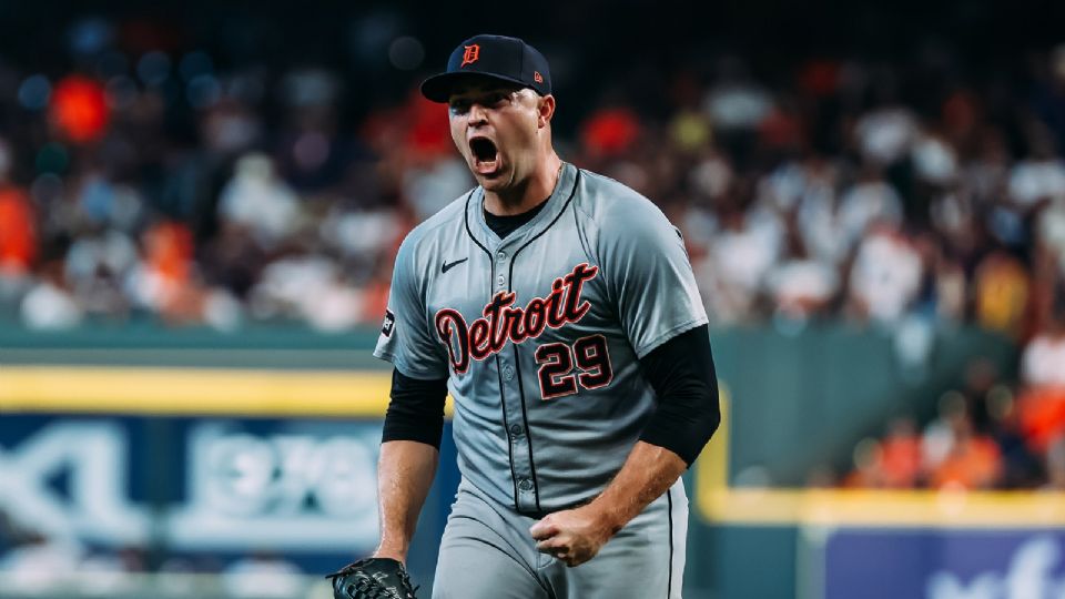 Tarik Skubal celebra una acción en el juego frente a Astros