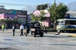 Auto que participó en choque, atropella y mata a peatón en Escobedo