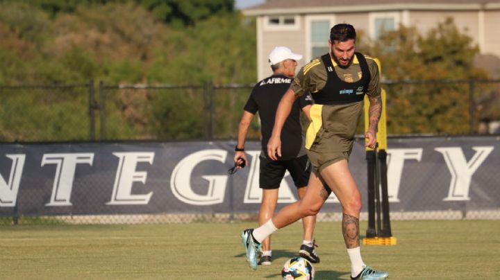 Entrena Tigres en San Antonio previo a Clásico Regio 138