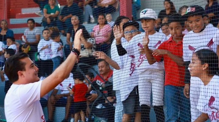 Alcalde de García lanza consulta para cambiar nombre a equipos deportivos 'Broncos'