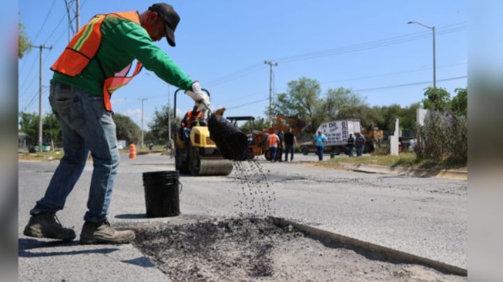 El alcalde de Cadereyta inicia el programa de bacheo del municipio
