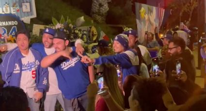 Aficionados Dodgers en California celebran campeonato y rinden homenaje a Valenzuela