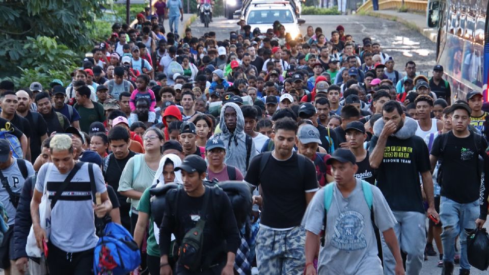 Migrantes salen en caravana este sábado de la ciudad de Tapachula, en el estado de Chiapas.