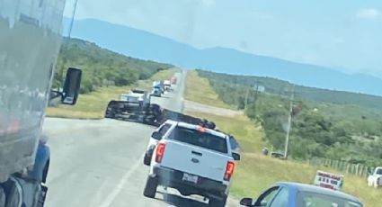 Vuelca tráiler con pollos y provoca cierre de la carretera Nuevo Laredo-Monterrey