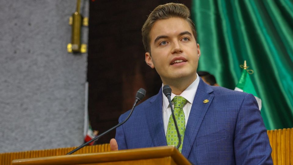 Jesús Elizondo, ante el Pleno del Congreso del Estado.