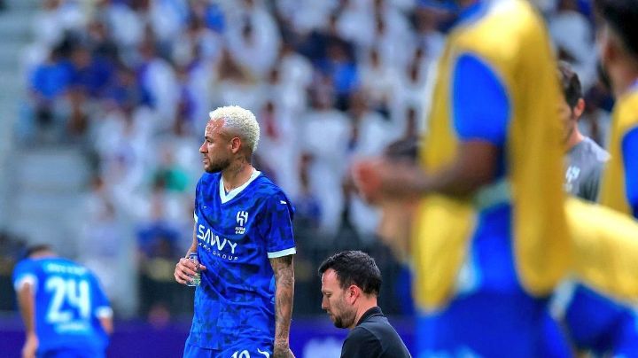 Sale de cambio Neymar en la victoria del Al-Hilal por una nueva lesión