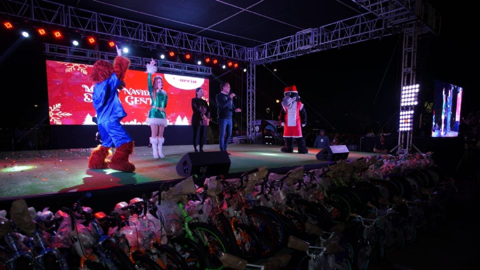 Celebra García 'La Navidad de la Gente'