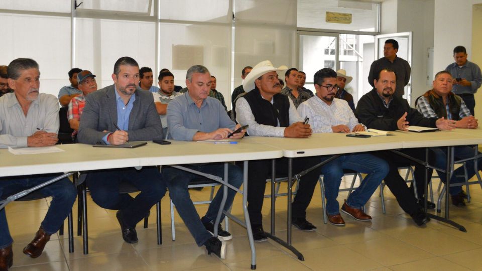 Alcaldes de Nuevo León durante la reunión con Conagua