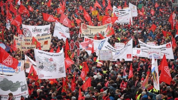 Trabajadores de Volkswagen inician huelgas en fábricas de Alemania