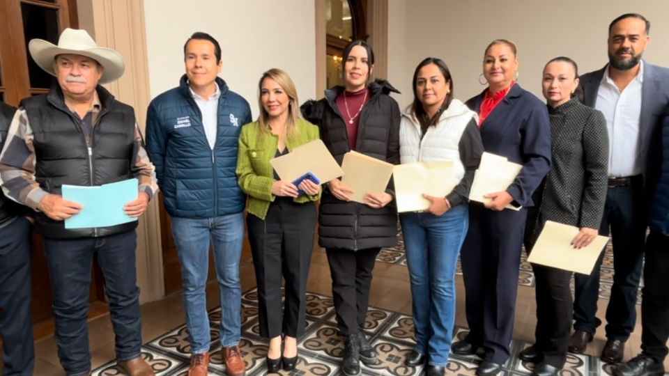 Alcaldes acuden a Palacio de Gobierno a pedir recursos extraordinarios