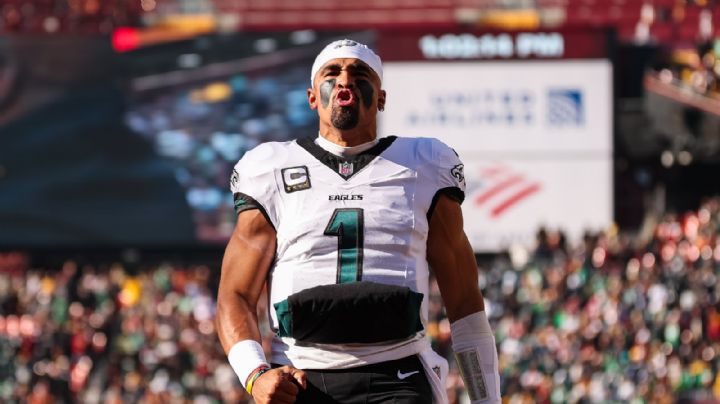 Jalen Hurts fuera: Kenny Pickett liderará a los Eagles ante los Cowboys