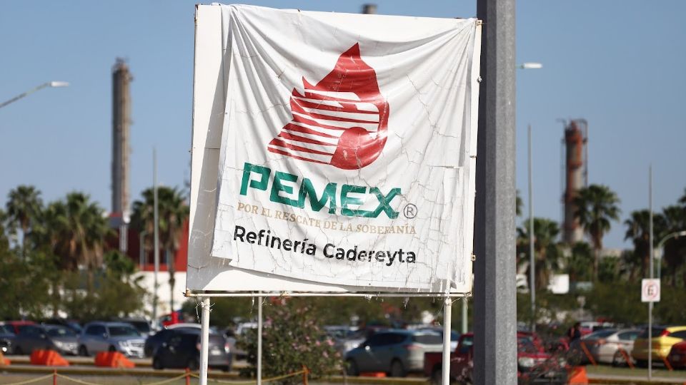 Pemex se defiende de acciones estatales respecto a refinería de Cadereyta