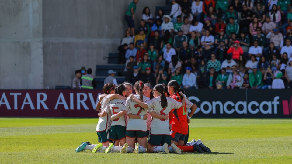 Las jugadoras de la Selección Mexicana Femenil previo al partido ante Estados Unidos