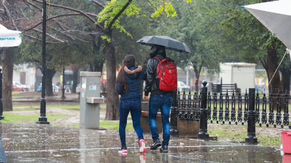 Frío y lluvias en Monterrey.