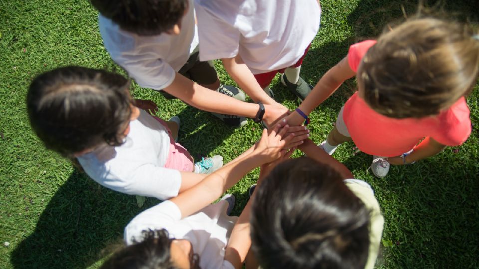 Niños y adolescentes.