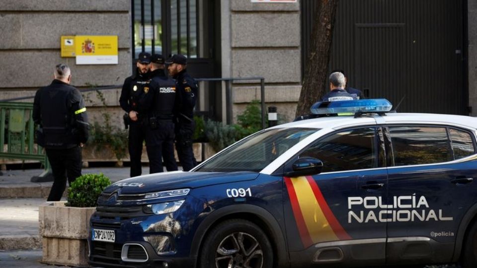 Abuelita y su hijo murieron en su casa de España; ella de hambre y él de un golpe en la cabeza