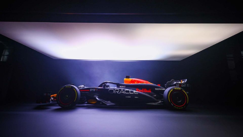 Red Bull ha presentado su nuevo RB20 para la temporada 2024 de Fórmula 1, que cuenta con algunas ideas de diseño atrevidas