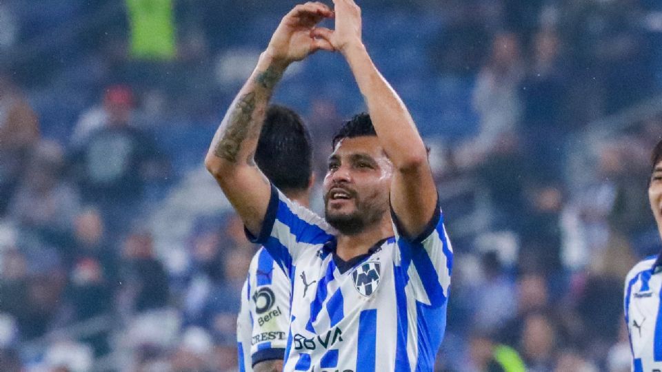 Jesús Corona celebra su gol ante Comunicaciones en la Concachampions