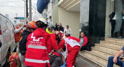 Cae elevador con empleados y cadáver dentro en funeraria de Monterrey