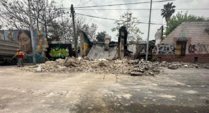 Colapsan fachadas de casas antiguas en el centro de Monterrey