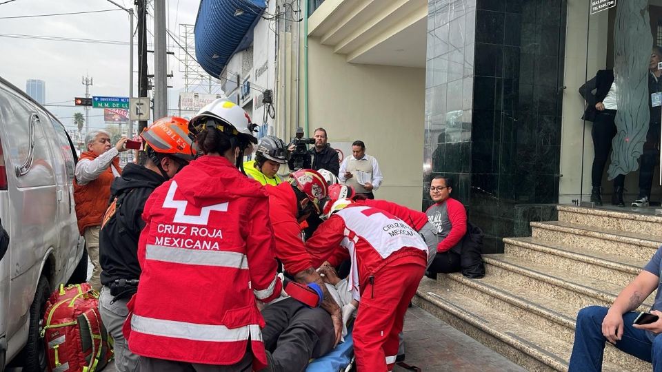 Protección Civil y Cruz Roja auxilian a los lesionados