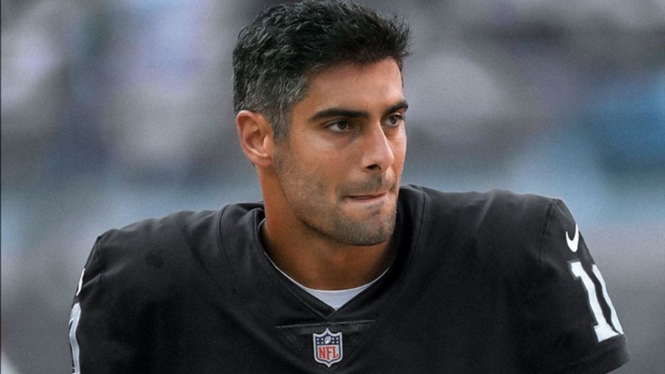 El quarterback de los Raiders, Jimmy Garoppolo, fue suspendido dos partidos por violar las políticas de sustancias que mejoran el rendimiento de la NFL.