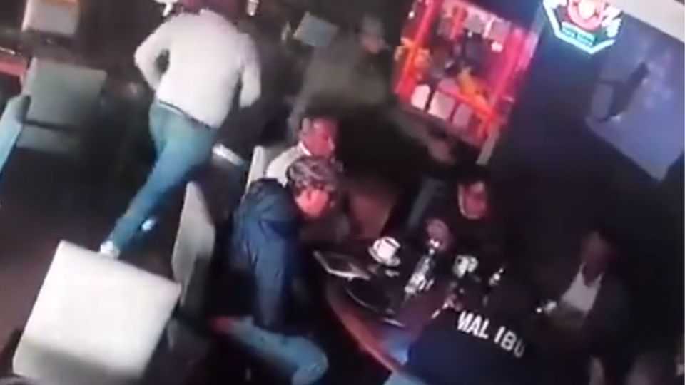 Pistoleros matan a empresario en restaurante de Aguascalientes