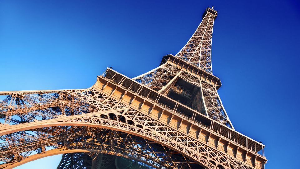 Cierran torre Eiffel por huelga de trabajadores