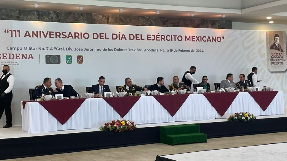 Organizan desayuno por 111 aniversario del Ejército Mexicano