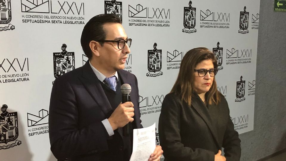 Eduardo Gaona y Sandra Pámanes presentan iniciativa contra Mauro Guerra