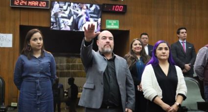 José Alfredo Pérez Bernal toma protesta como diputado