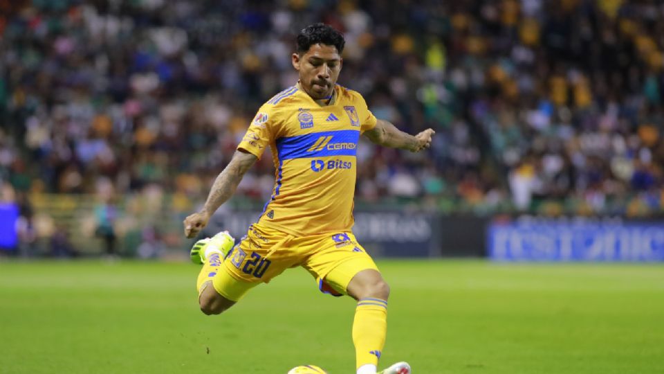 Javier Aquino continúa trabajando al parejo del grupo en Tigres y todo apunta a que pudiera regresar a jugar este fin de semana.