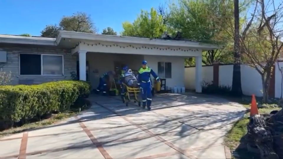 Elementos de auxilio en el Asilo Casa Reposo Mis Mejores Años.