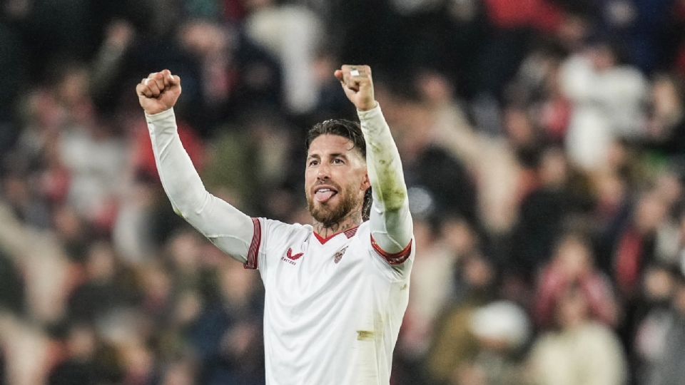 Sergio Ramos celebra un triunfo con el Sevilla en la Temporada 2024 del Sevilla