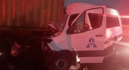 Mueren 10 personas al chocar contra tráiler en San Luis; regresaban de Monterrey