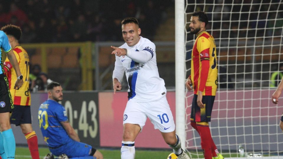 El argentino Lautaro Martínez superó, con su doblete ante el Lecce, los 100 goles en Serie A, primera división italiana, tras cinco temporadas vistiendo la camiseta del Inter.