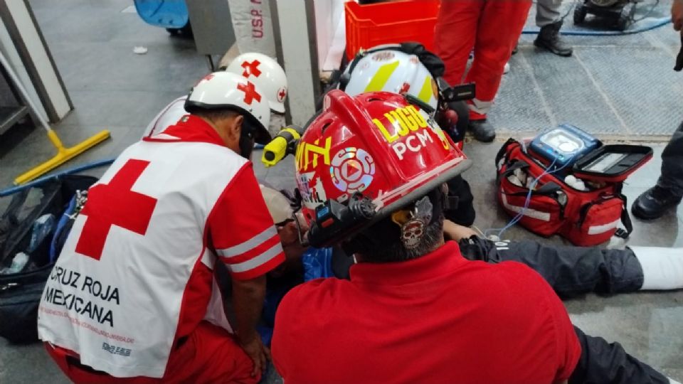 Al lugar llegaron elementos de Protección Civil de Monterrey y de la Cruz Roja.