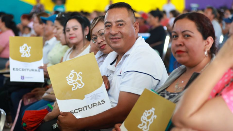 Entrega de escrituras.