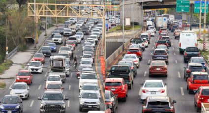 Vecinos piden auxilio por caos vial al sur de Monterrey