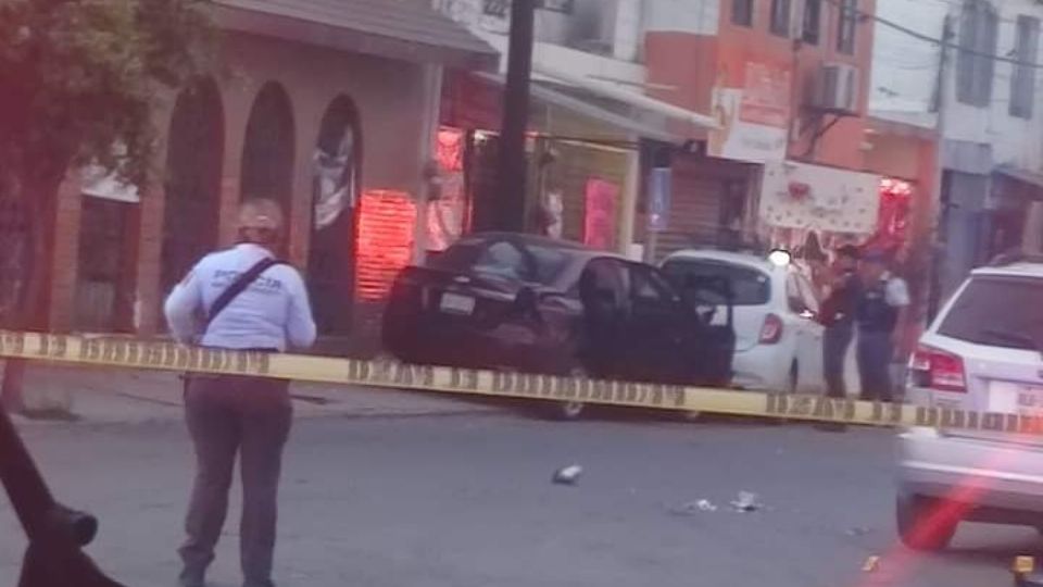 Sitio donde terminó el auto que participó en la balacera y persecución.