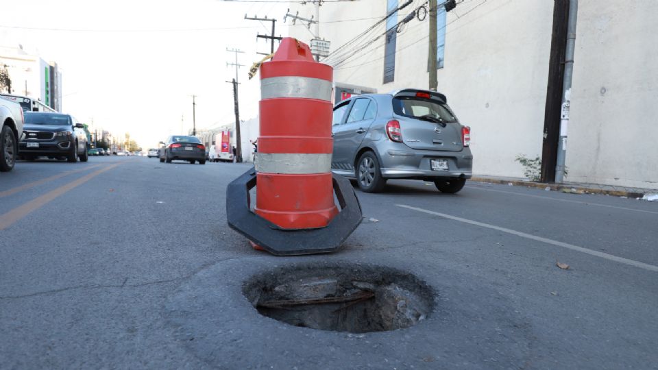 Registro sin tapa en Monterrey.