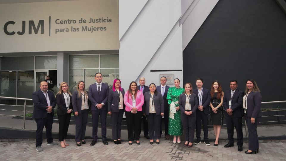 Centro de Justicia para las Mujeres de Nuevo León recibe reconocimiento de Federación