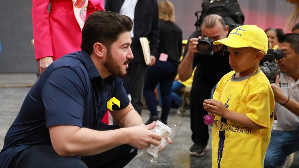 Programa de cobertura universal contra el cáncer infantil en NL