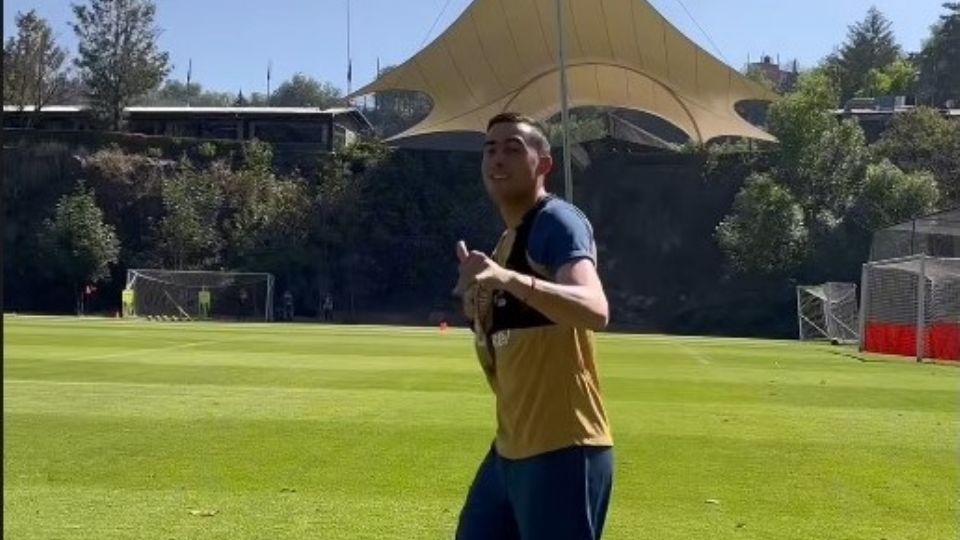 Rogelio Funes Mori, delantero de los Pumas, regresó a entrenar con el equipo felino luego de superar una lesión.