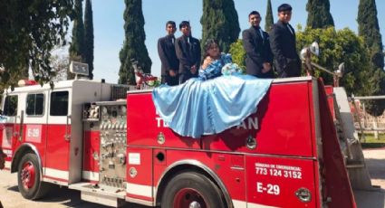 Quinceañera se toma fotos en camión de bomberos para honrar a su padre