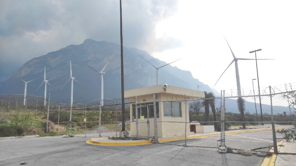 Ante la 'cascada' de empresas que llegan a Nuevo León, el Gobierno estatal reveló que ya trabaja en un proyecto para ofrecer energías renovables a estas nuevas firmas.