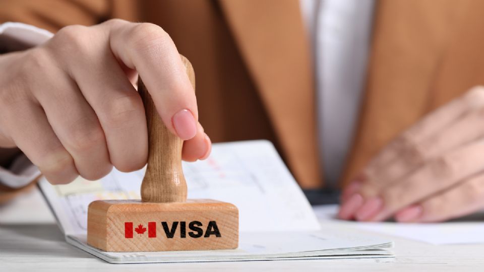 Ahora para entrar a Canadá los mexicanos deberán contar con una visa.